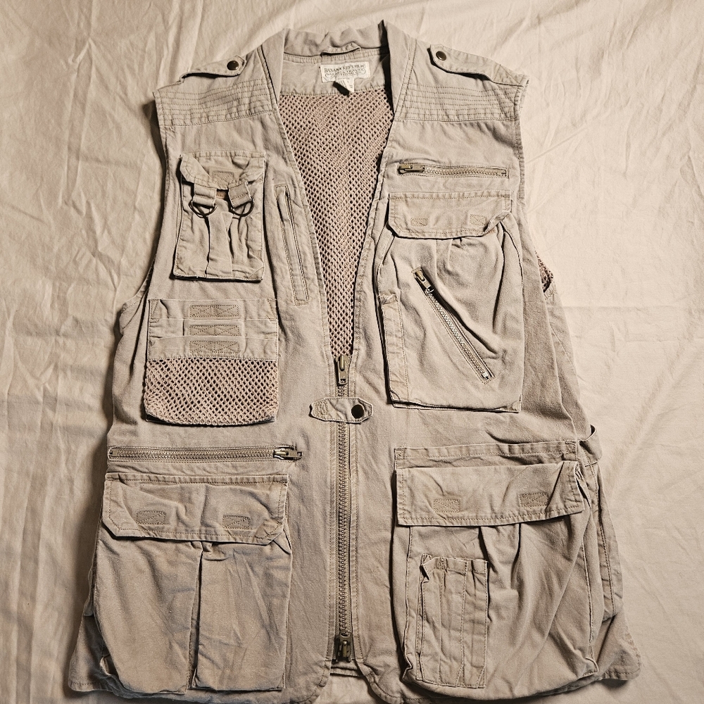 VTG Banana Republic Mens L Khaki Safari Travel Tactical Utility Vest Fishing 90s